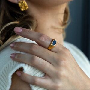 Aureum Collective Ophelia Black Gold Signet Ring as seen on Bella Hadid! Sz 8